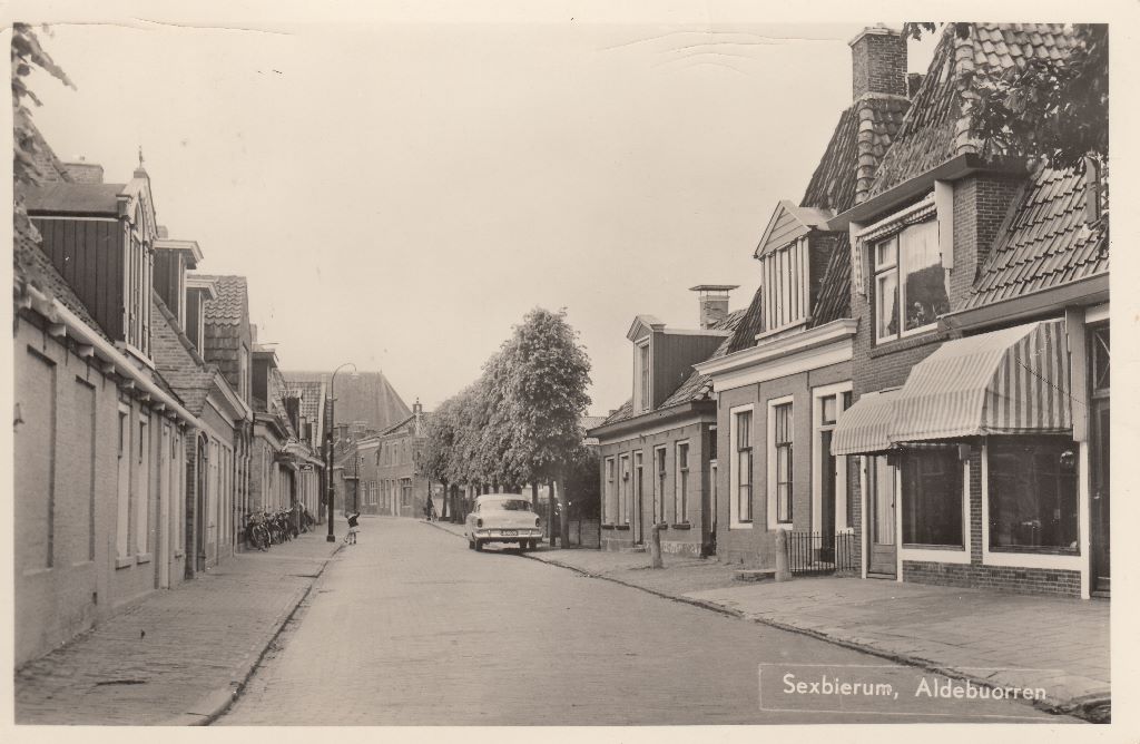 De Alde Buorren 1965. De woning rechts in het midden is nr. 15