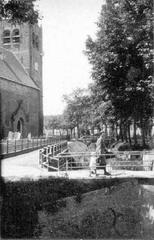 OB-00381 Haerdawei, gaande over de brug